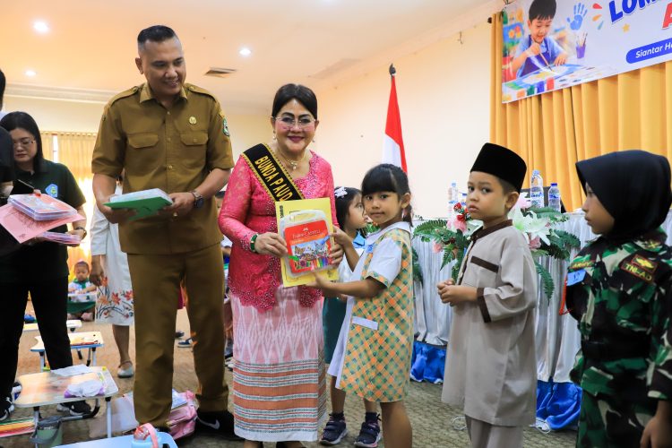 Buka Lomba Mewarnai Anak Usia Dini, Bunda PAUD Ny Liswati Wesly Ajak Anak Berkreasi dengan Gembira