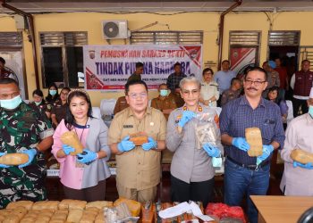 Selamatkan 236 Ribu Jiwa, Wali Kota Wesly Silalahi dan Kapolres Pematangsiantar Musnahkan 77 Kg Ganja serta 1,1 Kg Sabu