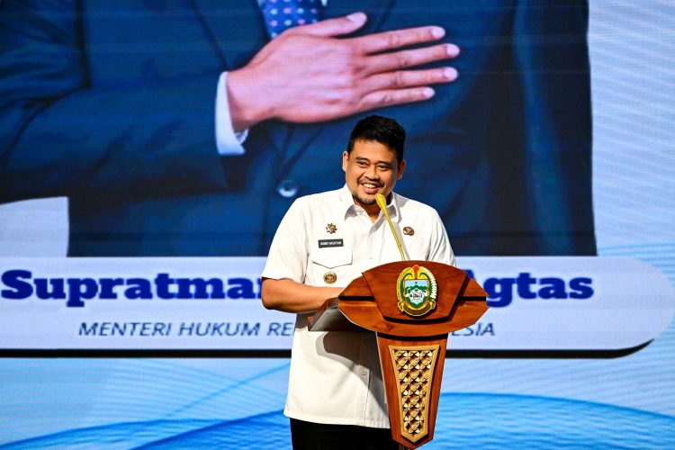Komitmen Hadirkan Keadilan Gratis, Wali Kota Wesly Silalahi Terima Penghargaan Menteri Hukum