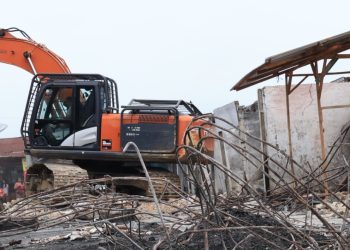 Pembangunan Kembali Dimulai, Pemko Pematangsiantar Robohkan Sisa Bangunan Kebakaran Pasar Dwikora