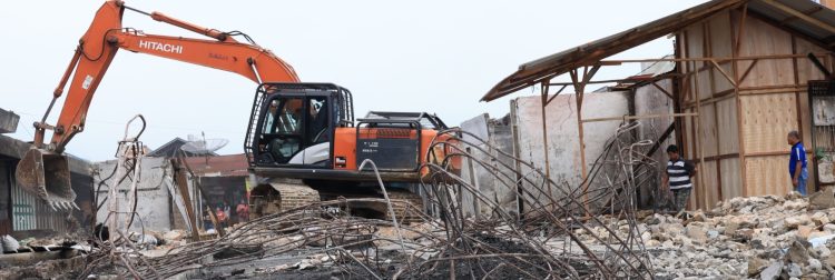 Pembangunan Kembali Dimulai, Pemko Pematangsiantar Robohkan Sisa Bangunan Kebakaran Pasar Dwikora