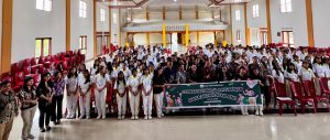 Foto didalam " Direktur Utama Bank Buana Agribisnis memberikan pemaparan Literasi Keuangan di SMA Sw CR Duynhoven Saribudolok"