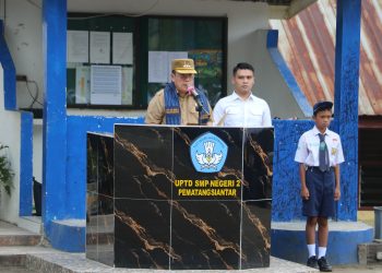 Jadi Pembina Upacara di UPTD SMPN 2, Wali Kota Siantar: Pintar Saja Tidak Cukup, Siswa Harus Berintegritas!