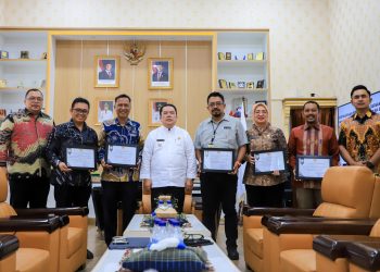 Genjot Transparansi Tata Kelola, Wali Kota Siantar Serahkan Penghargaan Evaluasi AKIP untuk 5 OPD Terbaik