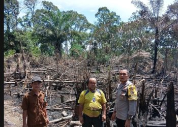 Tanggap Cepat Karhutla, Kapolsek Silou Kahean Perintahkan Personel Verifikasi Titik Hotspot di Nagori Dolok Marawa