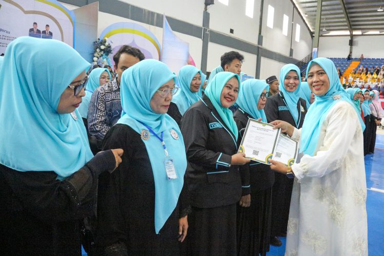 150 Majelis Taklim di Siantar Terima SKT, Hj Nita Maulida Damanik Resmi Dilantik Jadi Ketua