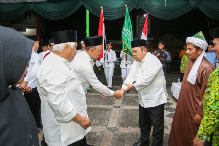 Lantik Pengurus DMI Pematangsiantar, Wali Kota Wesly Silalahi Ajak Makmurkan Masjid dan Umat